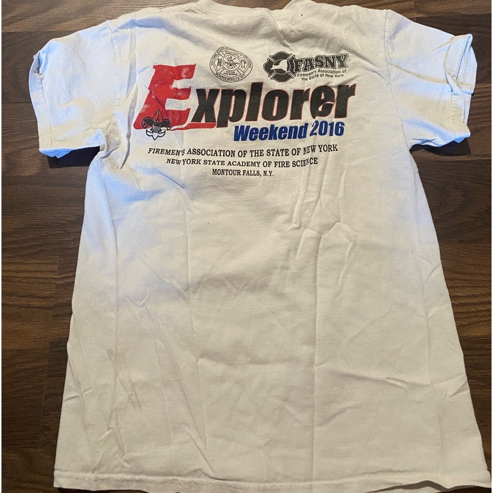 men’s graphic T-shirt